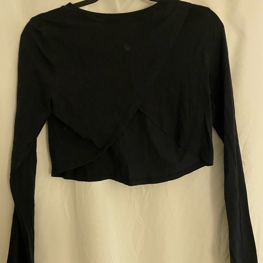 Lululemon cropped longsleeve